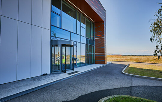 4-wings revolving door_Holzindustrie