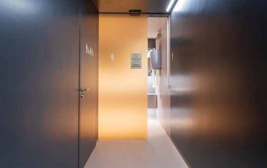 record BLS 80 – Berührungsloser Sensortaster für automatisierte Türen